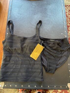 Gottex Black Textured Two Piece Swimsuit Size 8